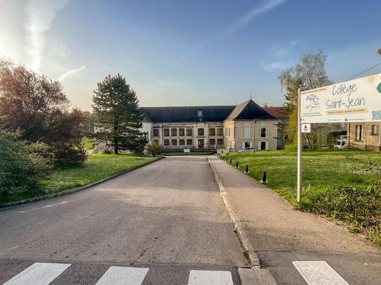 Collège Saint-Jean Collège Saint-Jean